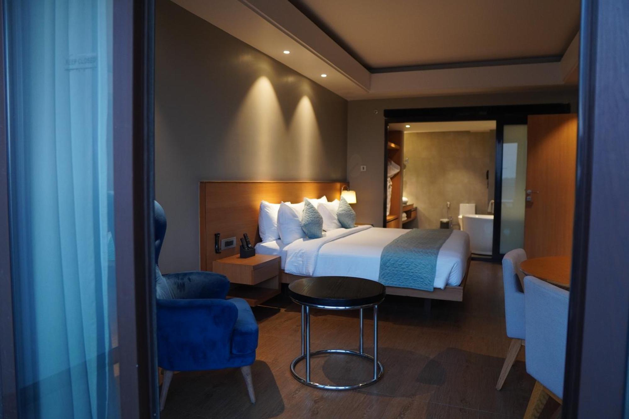 Kiranshree Grand Hotel Guwahati Eksteriør billede