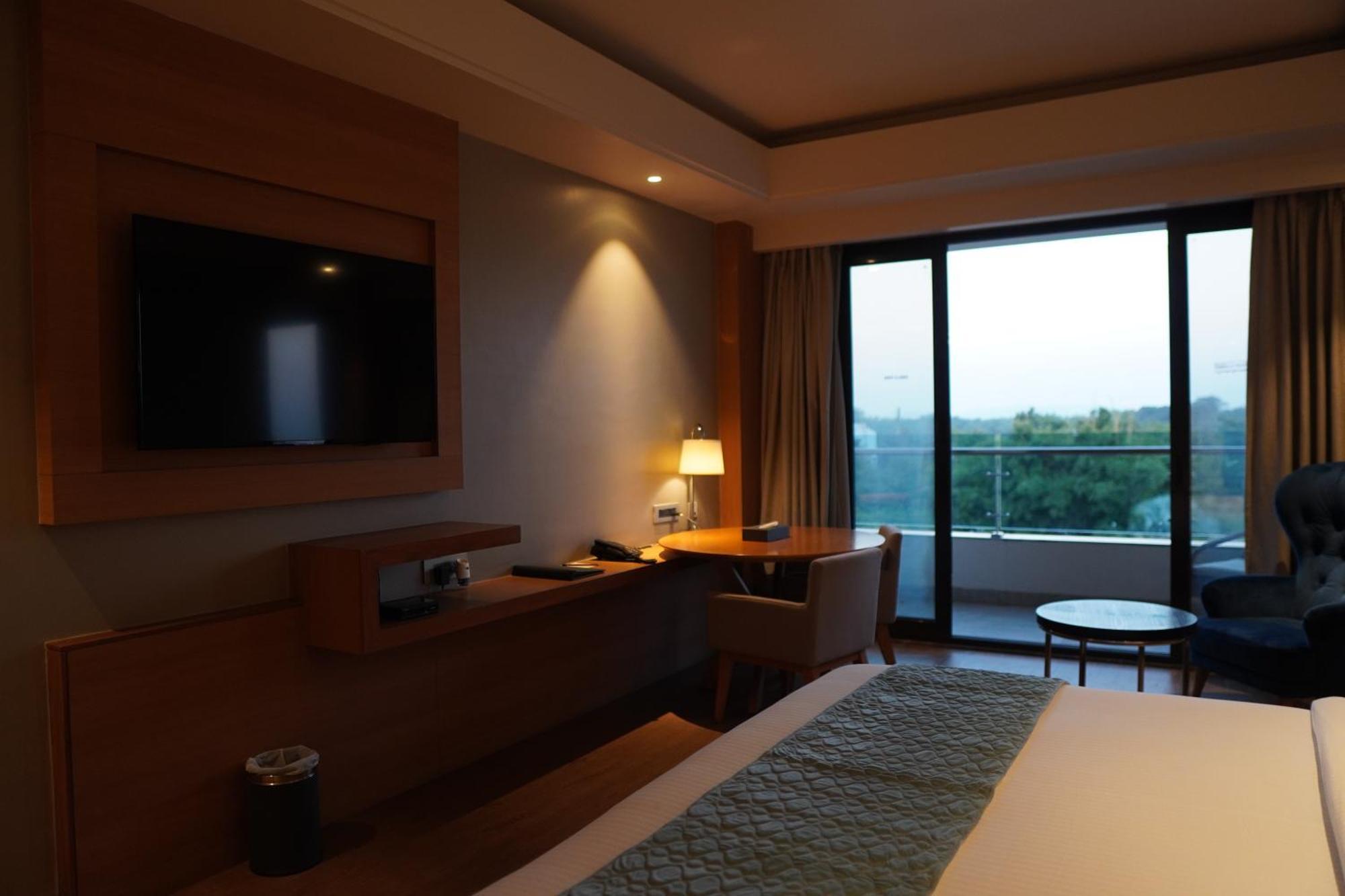 Kiranshree Grand Hotel Guwahati Eksteriør billede
