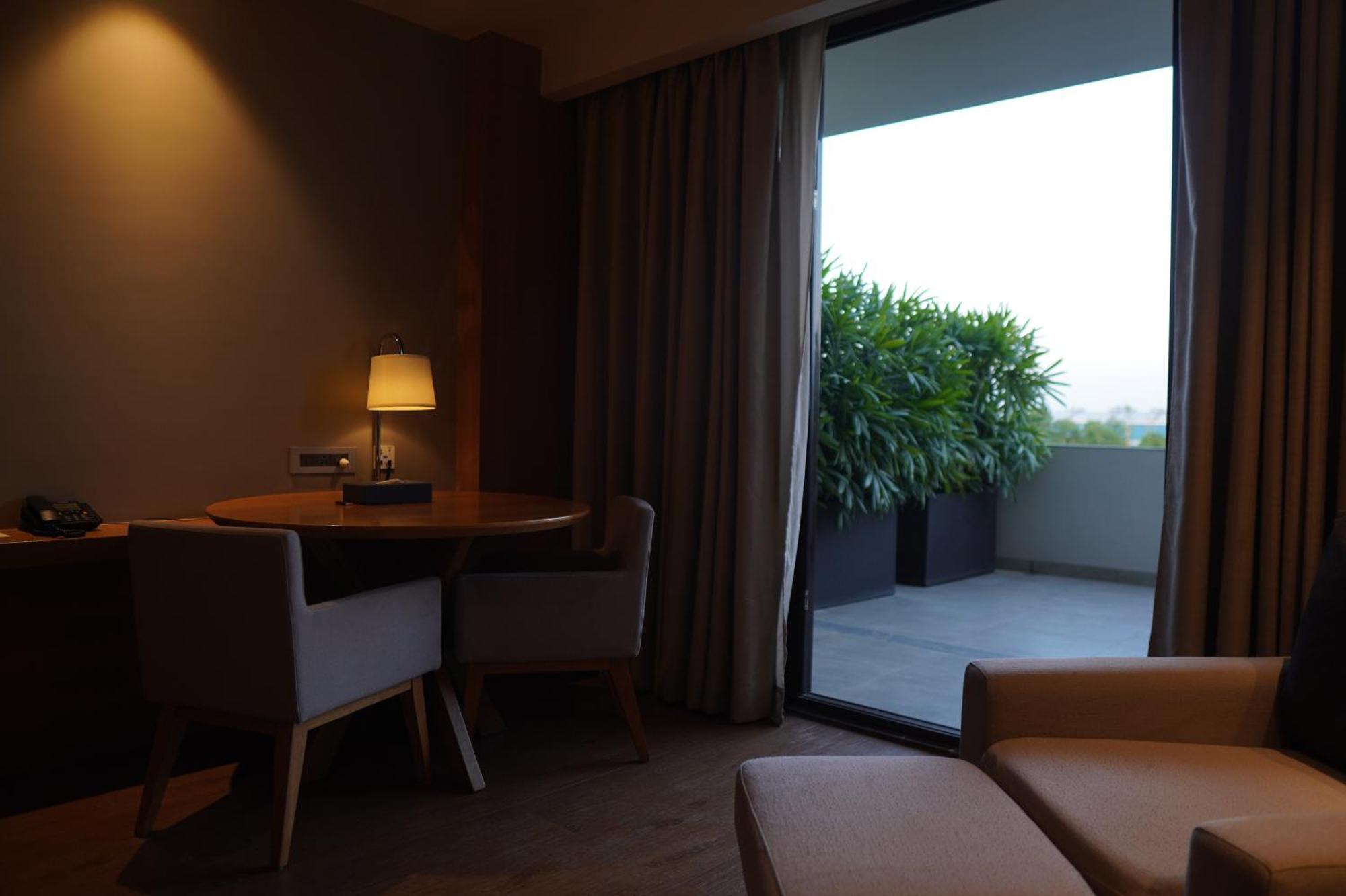 Kiranshree Grand Hotel Guwahati Eksteriør billede