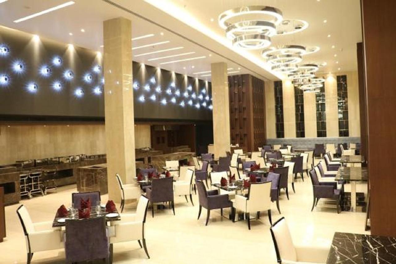 Kiranshree Grand Hotel Guwahati Eksteriør billede